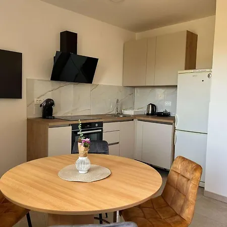 Lägenhet With Parking Space Jezera, Murter - 23480 Jezera