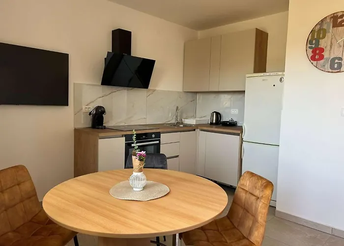 Appartamento With Parking Space Jezera, Murter - 23480 Jezera